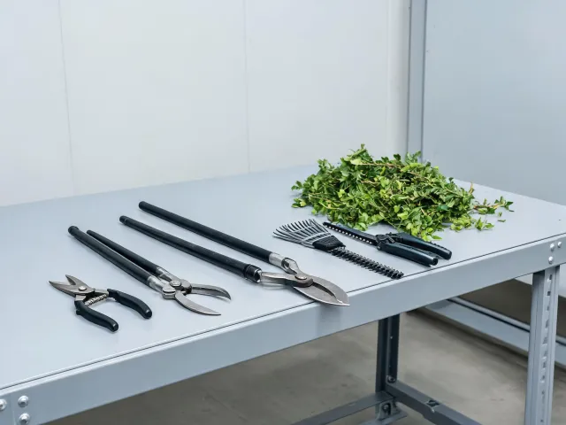 Garden tools for facilities